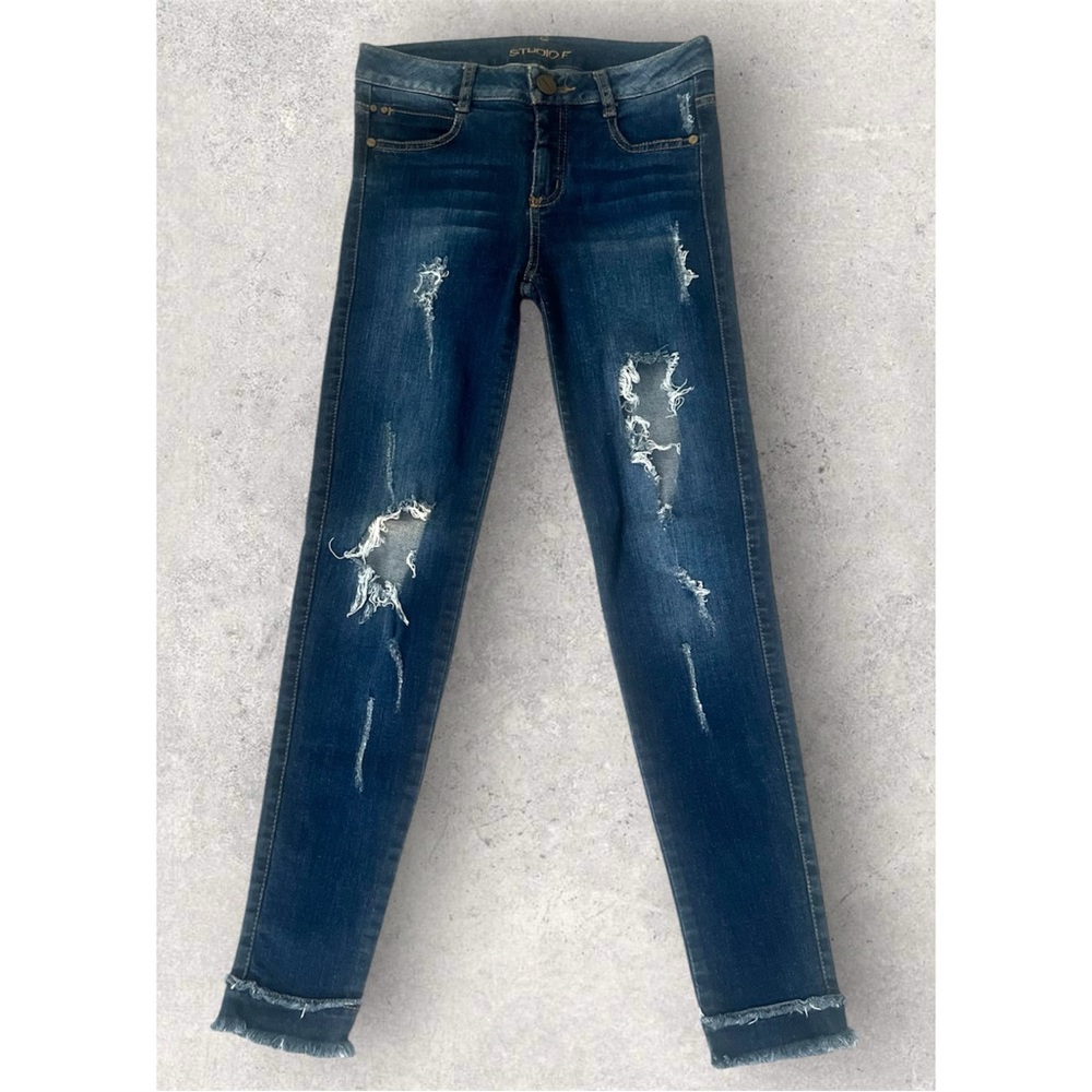 50% OFF 🤯 Studio F Edgy Distressed Skinny Jeans Mid Rise